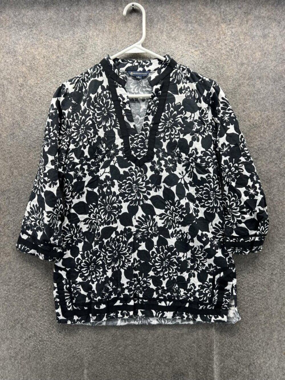 Brooks Brothers Blouse Women Small Black V Neck 3/4 Sleeve Floral Linen Tunic
